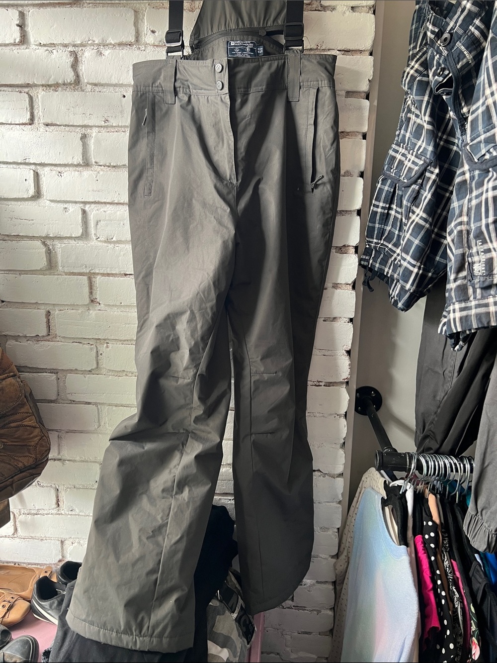 Men's Waterproof Snow Pants in Olive Green suspender